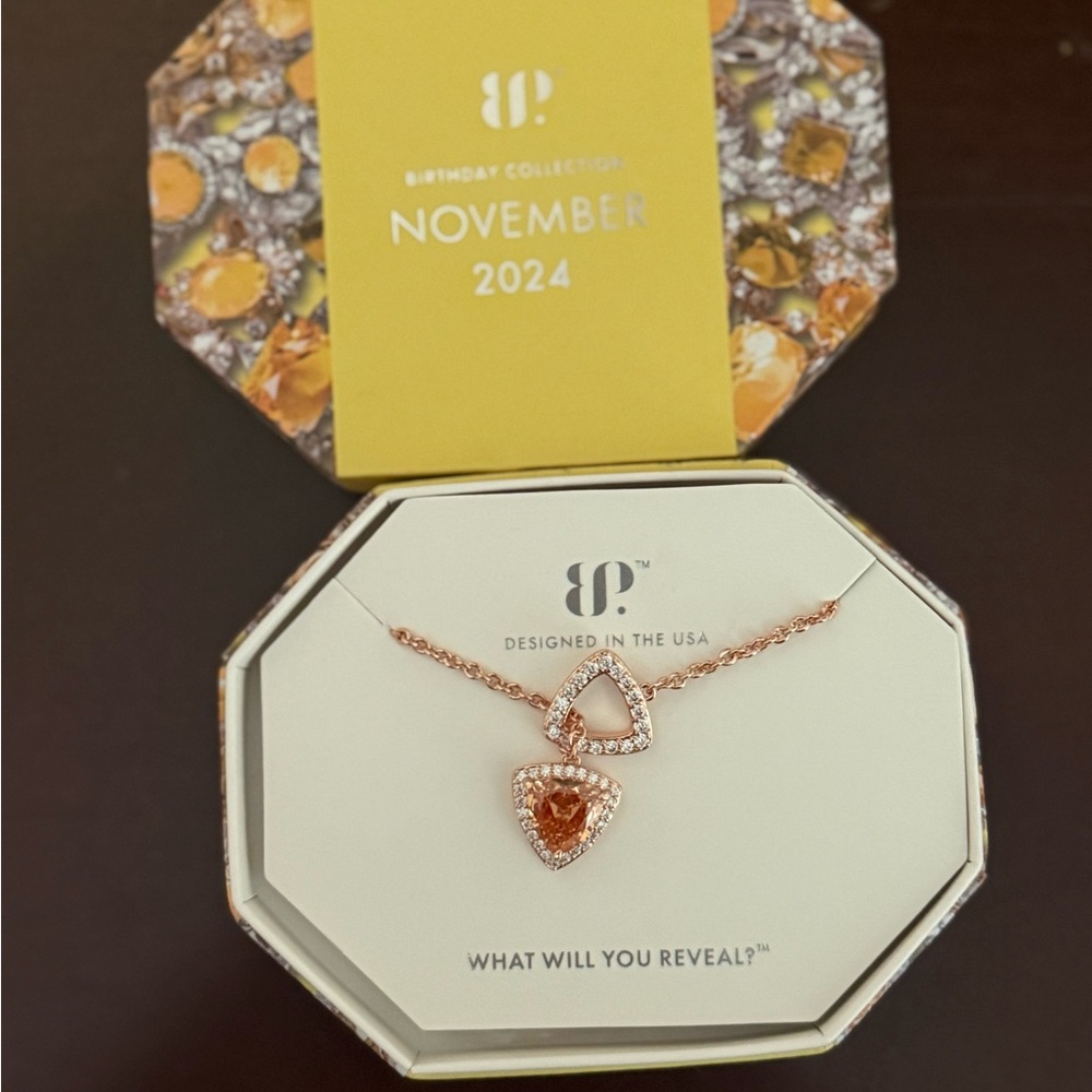 Gold Minimalist Pendant Necklace